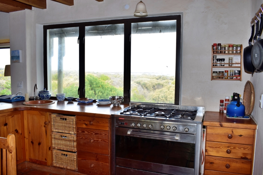 6 Bedroom Property for Sale in Suiderstrand Western Cape